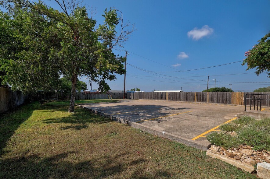 More Photos Of 508 Fm-1460, Georgetown Office For Sale