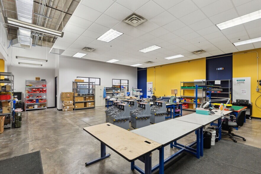 More Photos Of 200 Greenleaf St, Fort Worth Industrial For Sale