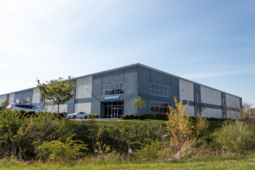 More Photos Of 1801-1831 Deffenbaugh Ct, Columbus Warehouse For Lease