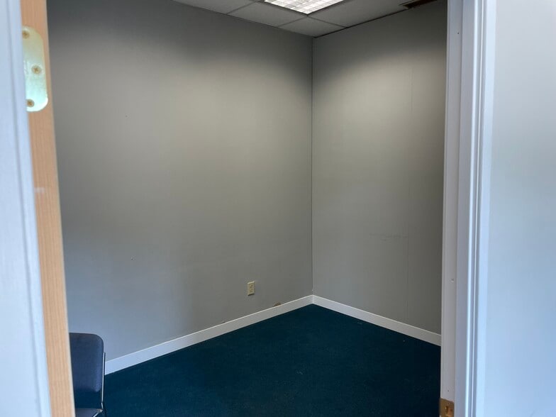 More Photos Of 4865 Arthur Kill Rd, Staten Island Warehouse For Sale