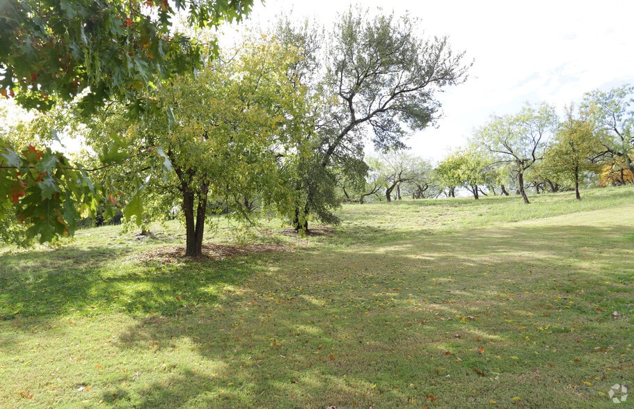 More Photos Of 750 W John Carpenter Fwy, Irving Office For Lease