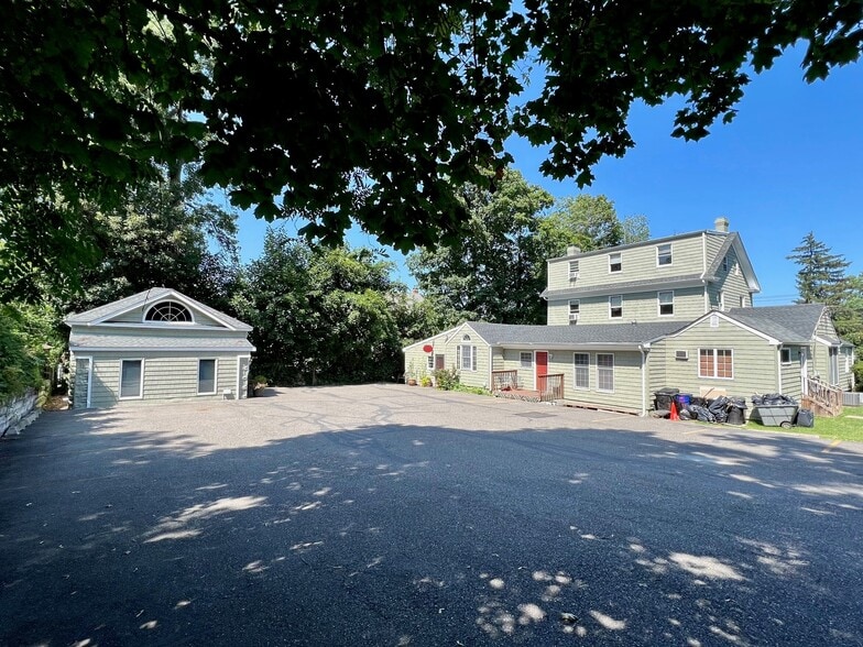 More Photos Of 91 Green St, Huntington Office Residential For Sale