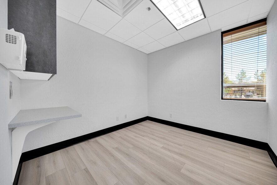 More Photos Of 4045 E Union Hills Dr, Phoenix Medical For Lease
