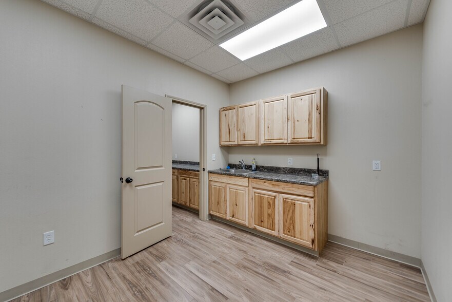 More Photos Of 3922 S County Road 1233, Midland Industrial For Lease