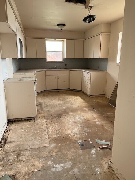 More Photos Of 2500 N Main St, Tahoka Hotel For Sale