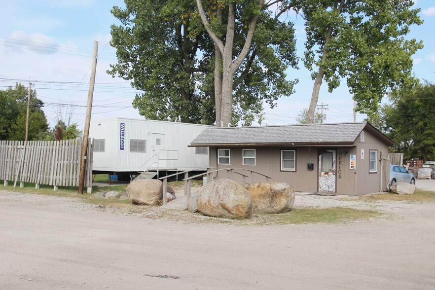 More Photos Of 5960 Center Rd, Valley City Truck Terminal For Sale