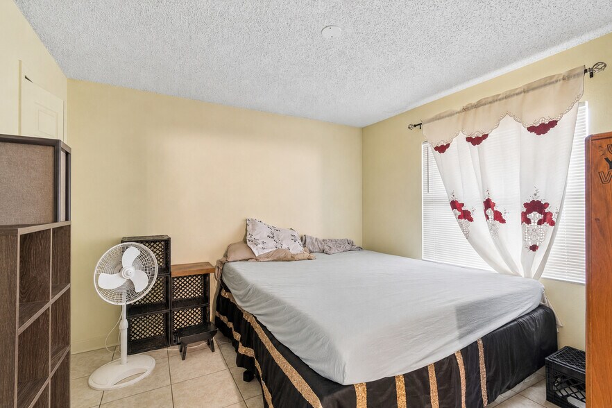 More Photos Of 3132 Bloomingdale Villas Ct, Brandon Apartments For Sale