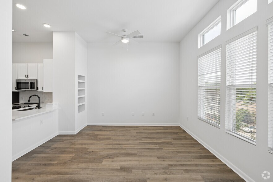More Photos Of 725-735 Coleman Blvd, Mount Pleasant Apartments For Lease