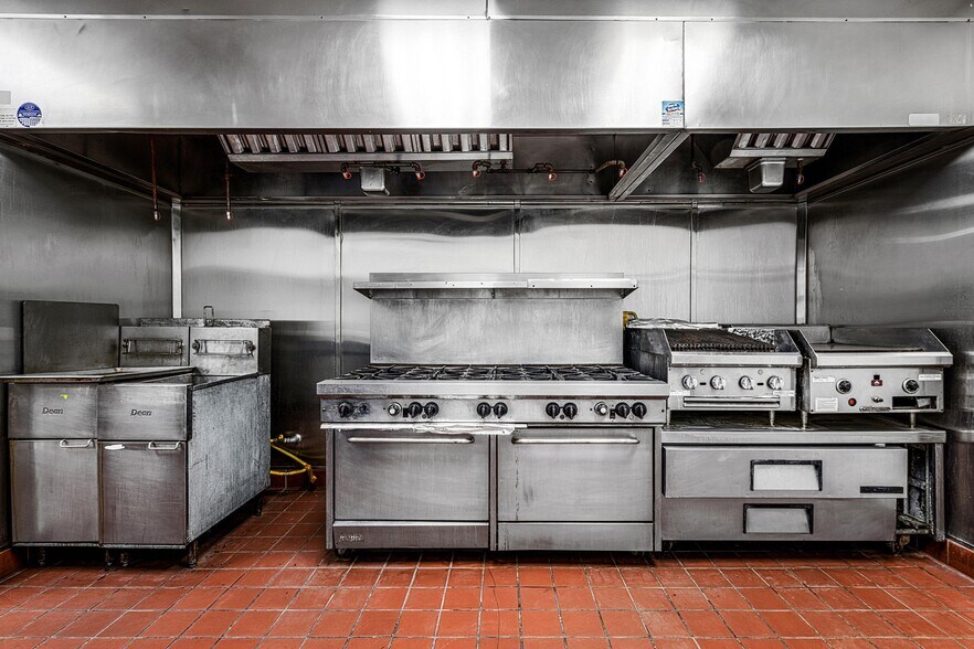 More Photos Of 369 N Palm Canyon Dr, Palm Springs Restaurant For Sale