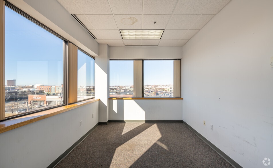 More Photos Of 90 Everett Ave, Chelsea Medical For Lease