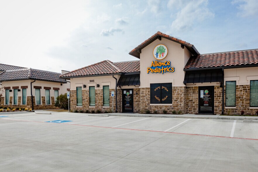 More Photos Of 9445 N Beach St, Keller Medical For Sale