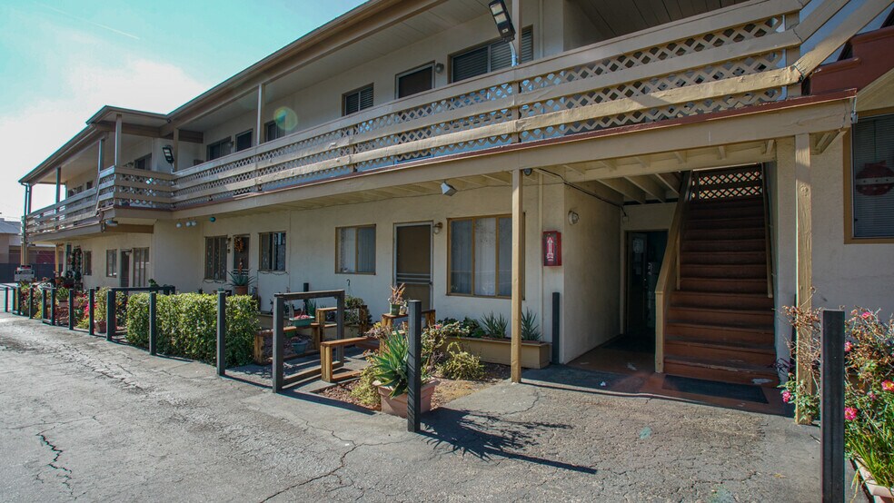 More Photos Of , Glendale Multifamily For Sale