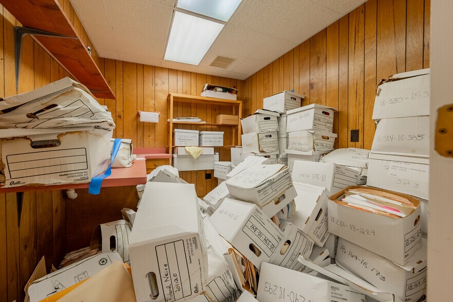 More Photos Of 65 E Main St, Pulaski Office For Sale