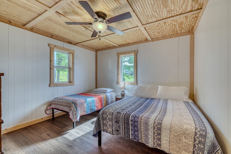 More Photos Of 8372 E Flowage Ln, Gordon Multifamily For Sale