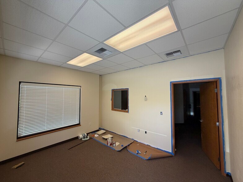 More Photos Of 854-880 S Duncan Dr, Tavares Office For Lease