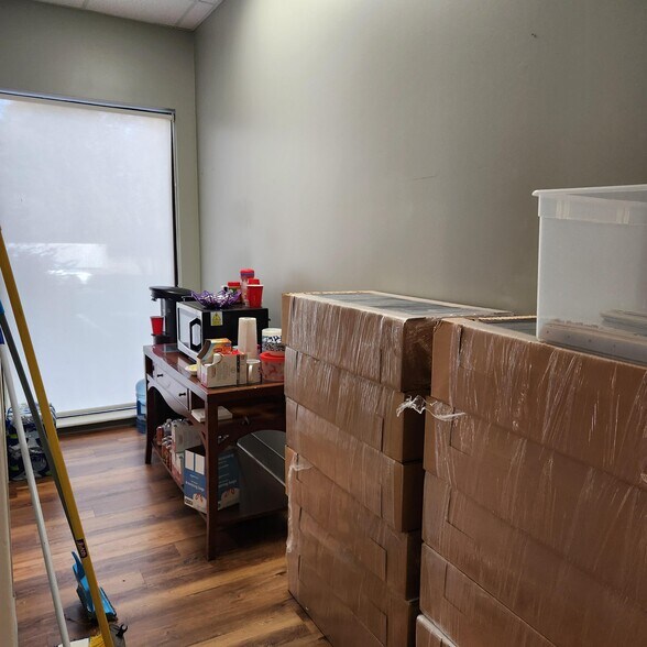 More Photos Of 6000 Meadow Brook Mall Ct, Clemmons Storefront Retail Office For Lease