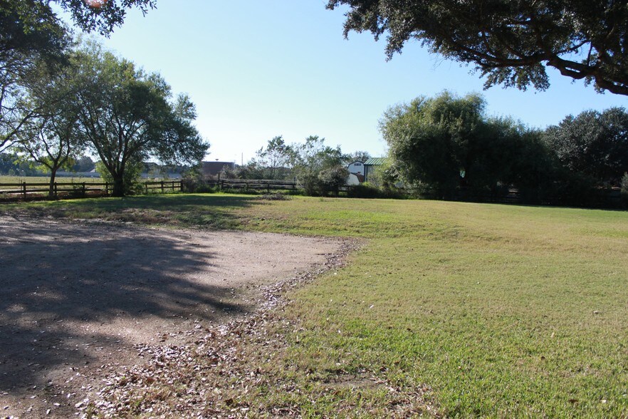 More Photos Of 16607 Mueschke Rd, Cypress Office Residential For Sale