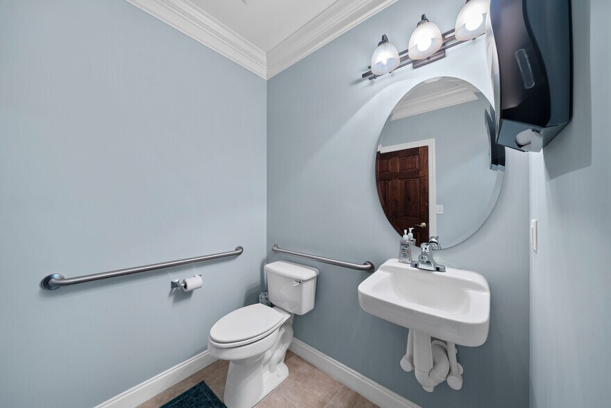 More Photos Of 8313 Six Forks Rd, Raleigh Office For Sale