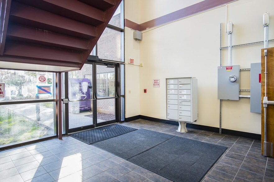 More Photos Of 25 Blackstone Valley Pl, Lincoln Medical For Sale