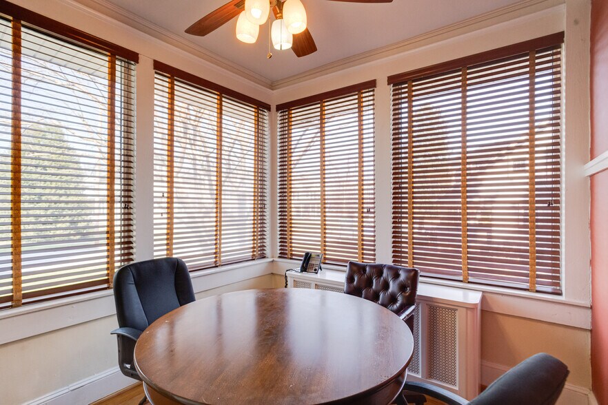 More Photos Of 407 W Pennsylvania Ave, Towson Office For Sale