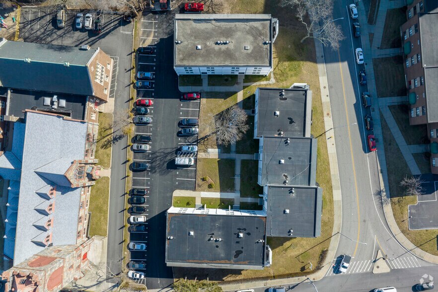 More Photos Of 100 Park Pl, Pawtucket Multifamily For Sale