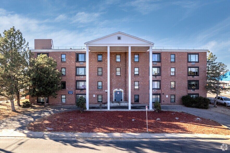 More Photos Of 152 Del Mar Cir, Aurora Apartments For Sale