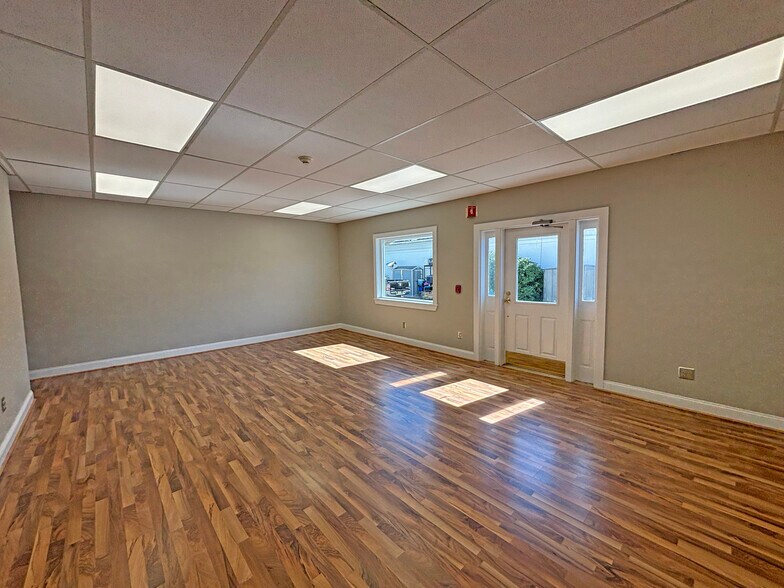 More Photos Of 55 Constitution Ave, Portsmouth Office Residential For Sale