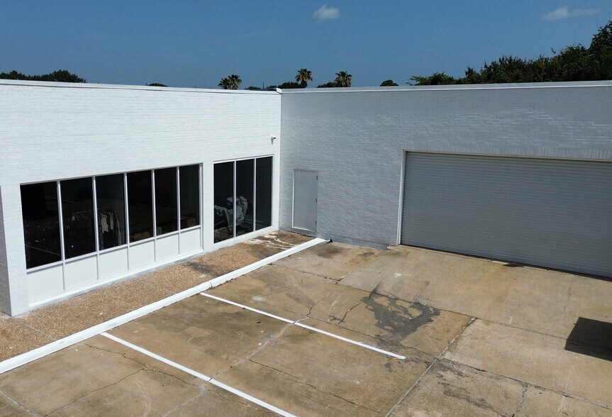 More Photos Of 16210 Clay Rd, Houston Auto Repair For Lease