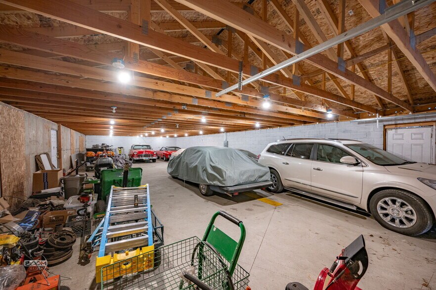 More Photos Of 5320 W Parks Hwy, Wasilla General Retail For Sale
