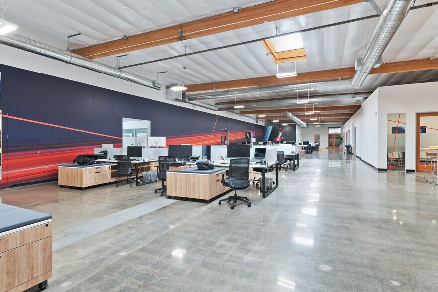 More Photos Of 13100 Yukon Ave, Hawthorne Research And Development For Lease