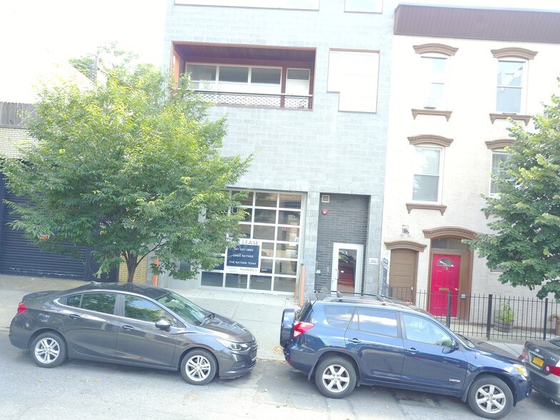 More Photos Of 74 N 8th St, Brooklyn Storefront Retail Office For Lease