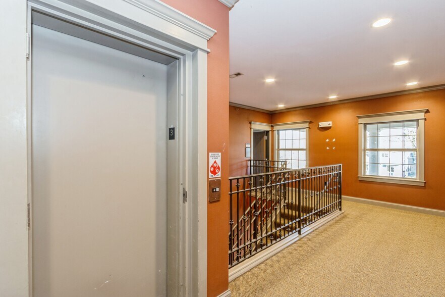 More Photos Of 520 10th Ave, Coralville Medical For Sale