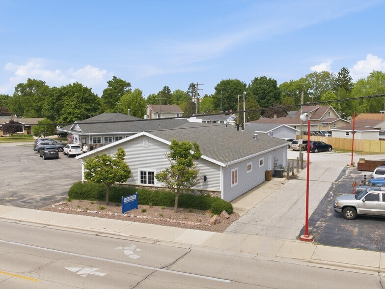 More Photos Of 3009 Forest Ave, Two Rivers Specialty For Lease