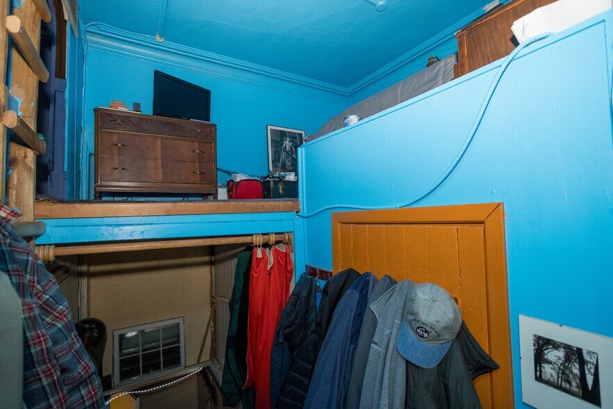 More Photos Of 500 Bloomfield St, Hoboken Storefront Retail Residential For Sale