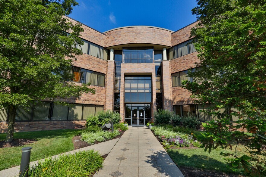 More Photos Of 1525 Valley Center Pky, Bethlehem Unknown For Lease