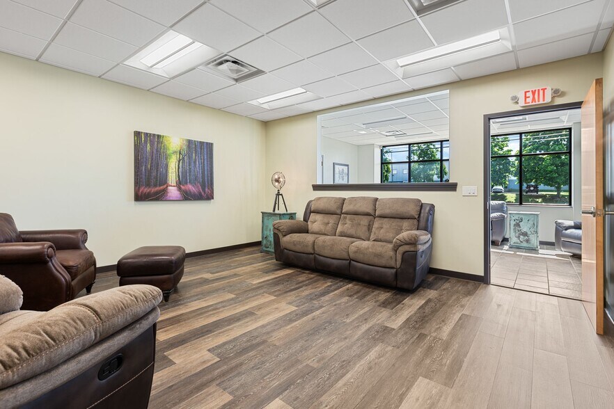 More Photos Of 533 Myatt Dr, Madison Showroom For Sale