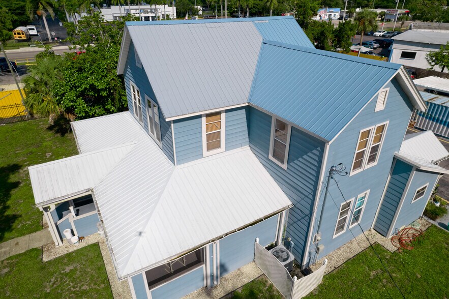 More Photos Of 1827 9th St W, Bradenton Auto Dealership For Sale