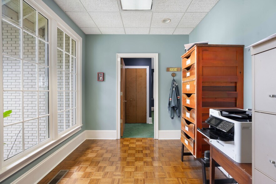 More Photos Of 720 North Ave, Macon-Bibb Office Residential For Sale