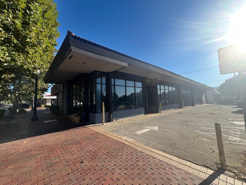 More Photos Of 22600 Lyons Ave, Newhall General Retail For Sale