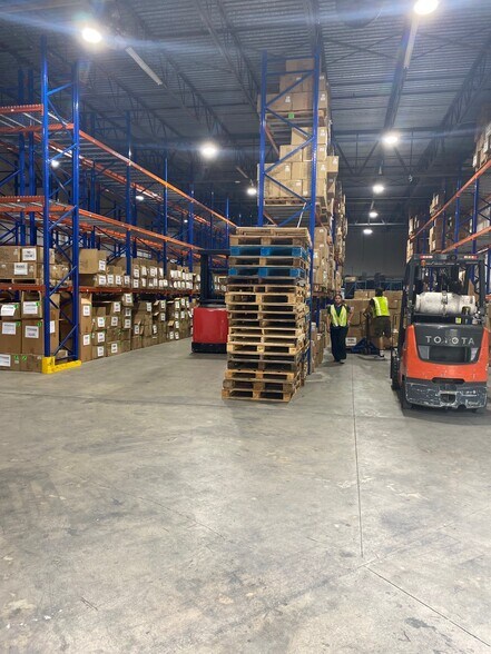 More Photos Of 10400 NW 33rd St, Miami Warehouse For Lease