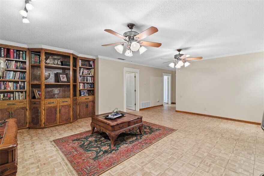 More Photos Of 226 E Blackjack St, Dublin Storefront Retail Residential For Sale