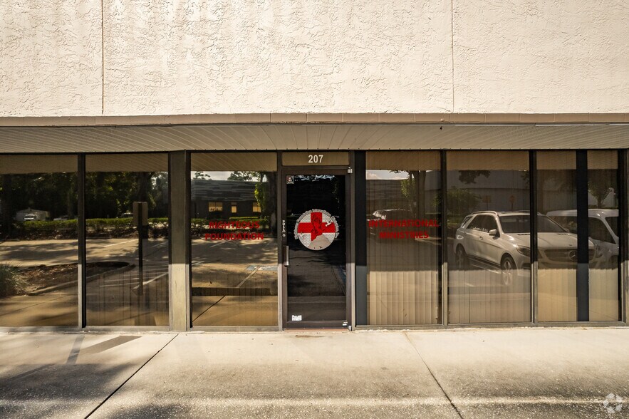 More Photos Of 380 Semoran Commerce Pl, Apopka Unknown For Lease