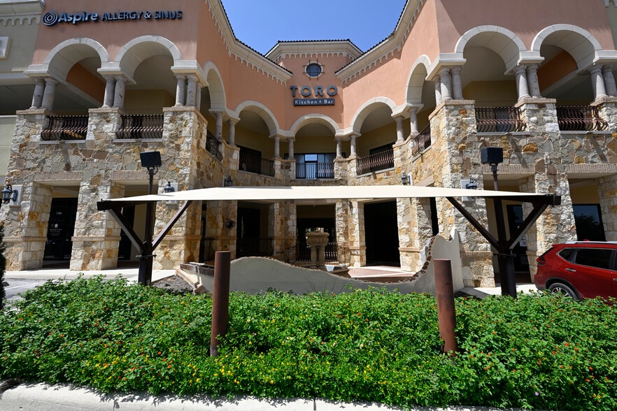 More Photos Of 115 N Loop 1604 E, San Antonio Storefront Retail Office For Lease