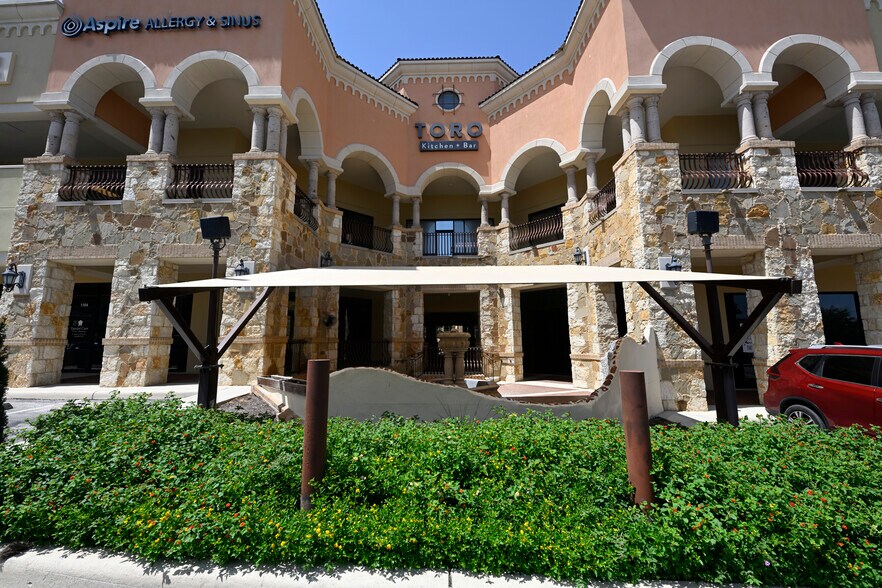 More Photos Of 115 N Loop 1604 E, San Antonio Storefront Retail Office For Lease