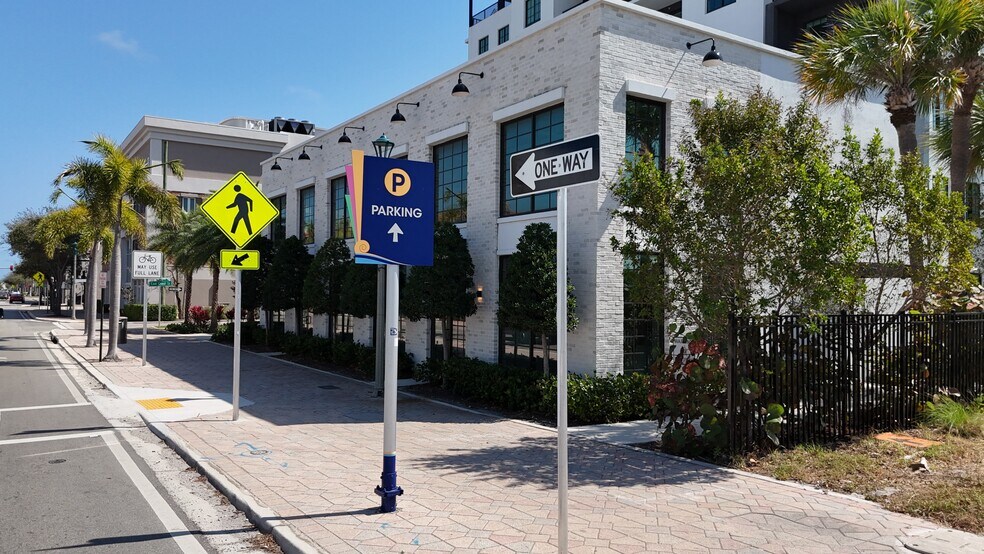 More Photos Of 1017 Lake Ave, Lake Worth Storefront Retail Office For Lease