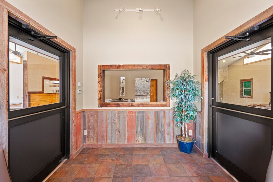 More Photos Of 606 W Byers Ave, Hot Sulphur Springs Flex For Sale
