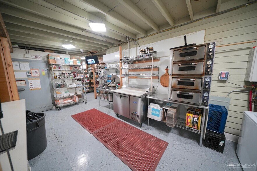 More Photos Of 15814 Caliente Creek Rd, Caliente Restaurant For Sale