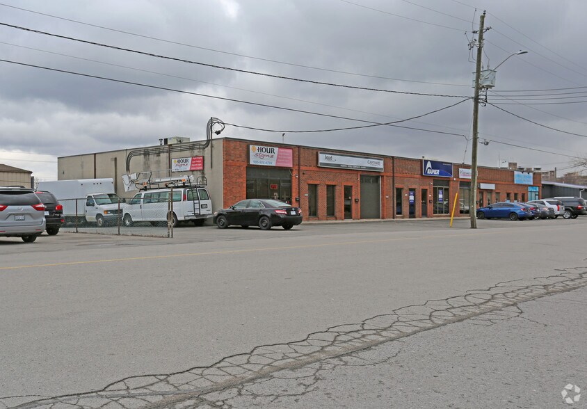More Photos Of 4 Nihan Dr, St Catharines Warehouse For Lease