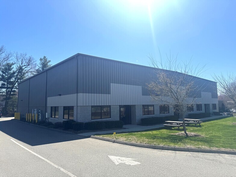 More Photos Of 80 Sequin Dr, Glastonbury Warehouse For Lease