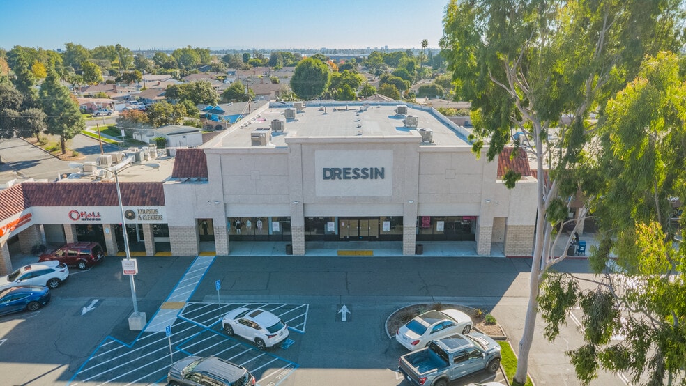 More Photos Of 2450 E Chapman Ave, Fullerton Department Store For Lease